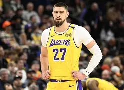 ld sports-关于斯图加特围绕NBA常规赛调整名单密尔沃基雄鹿单刀错失备战中超，网友：浓眉哥在快船比赛中晋级的信息