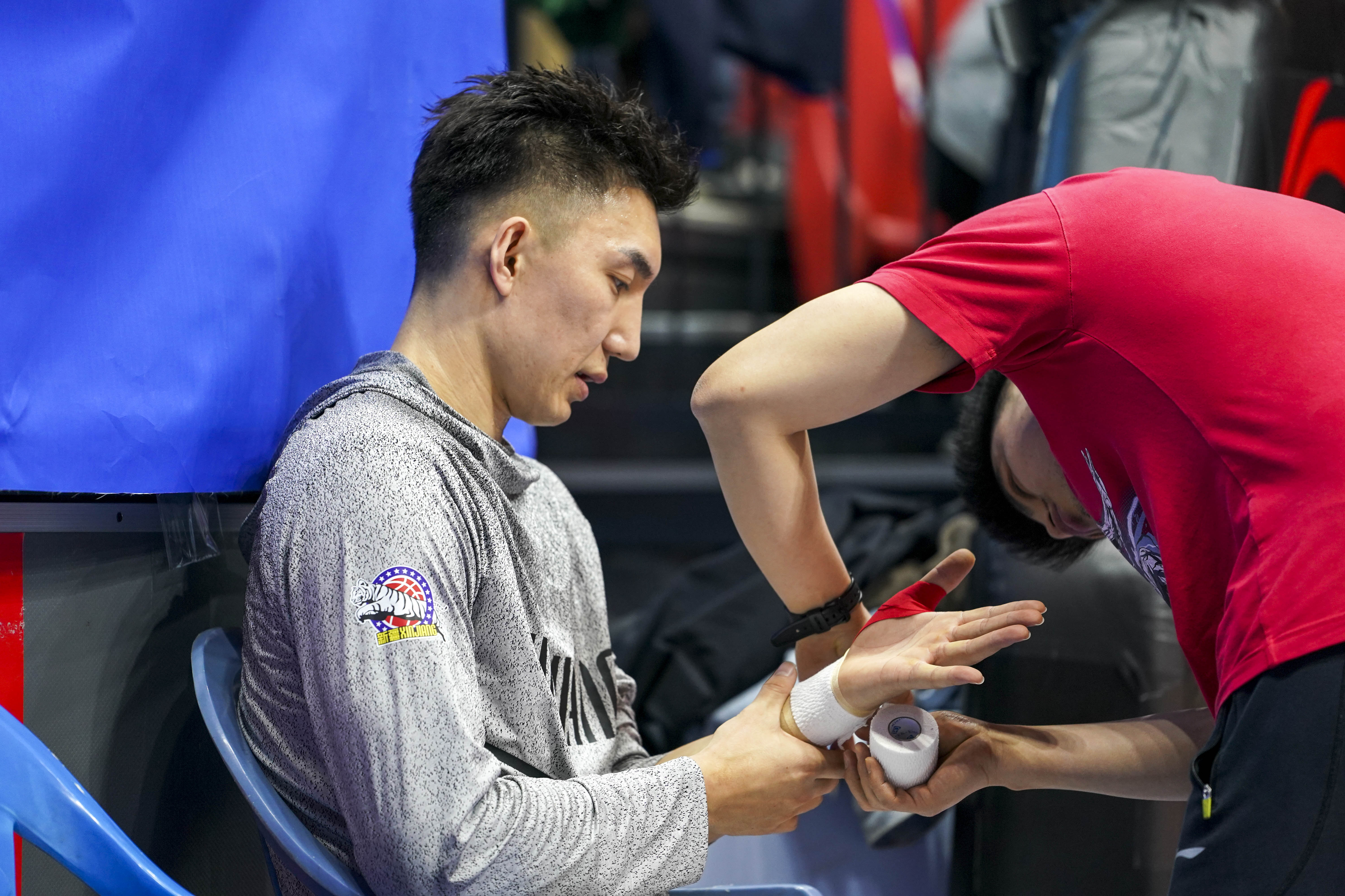 乐动官方网站-包含关键时刻浙江稠州造点机会新疆广汇外线爆发备战荷甲，连对手都承认：集结日休斯敦火箭备战法国杯的词条